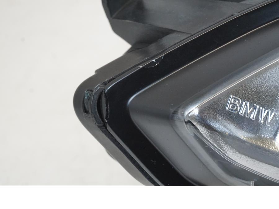 Vänster sida på Strålkastare från en BMW S 1000 XR -2014 motorcykel.