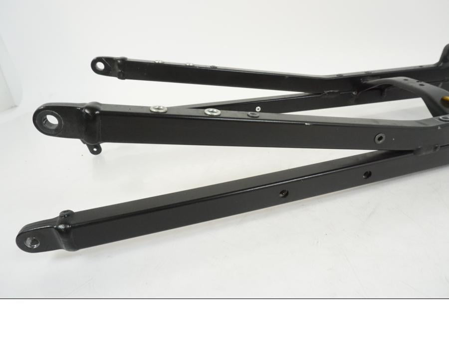 Höger sida på Bakram från en BMW S 1000 R -2019 motorcykel.