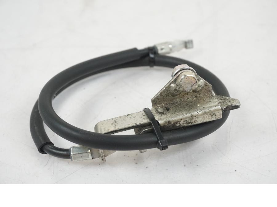 Vänster sida på Sadellåsmekanism från en Yamaha MT-07 -2019 motorcykel.