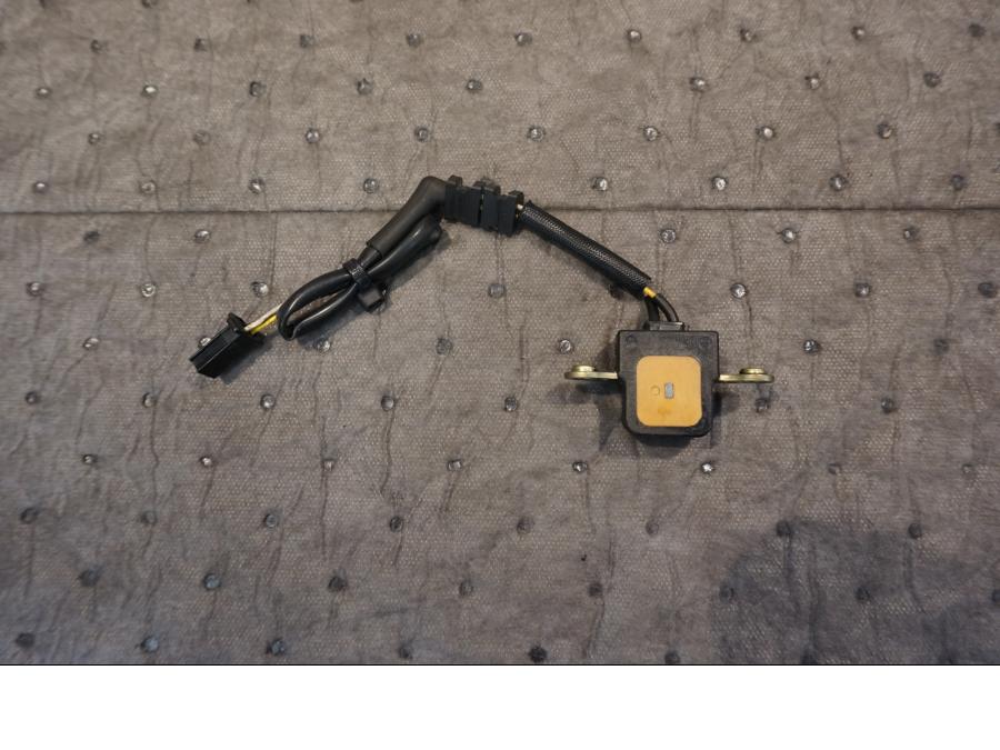 Framsidan på Tändpickup från en Honda CBR 900 RR -1999 motorcykel.