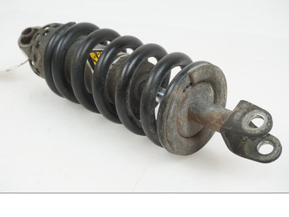 Snett nerifrån på Stötdämpare från en Yamaha XJ 900 -1997 motorcykel.