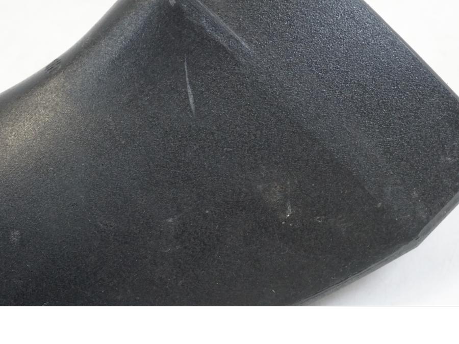 Baksidan på Luftrör från en BMW K 1200 LT -2004 motorcykel.