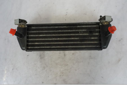 Snett nerifrån på Oljekyl från en BMW R 1150 GS -2002 motorcykel.