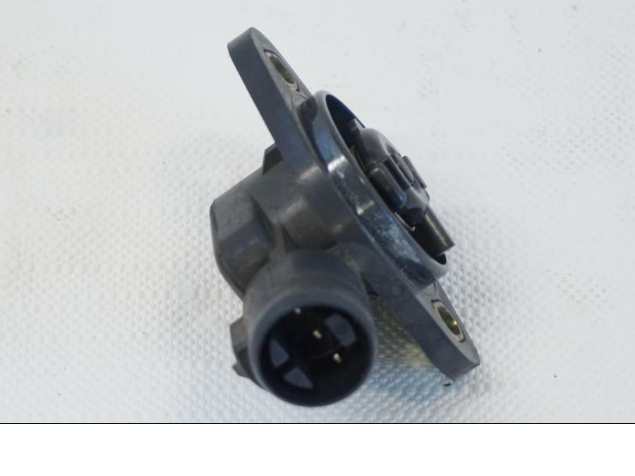 Höger sida på TPS från en Kawasaki VN 1500 Mean Streak -2002 motorcykel.