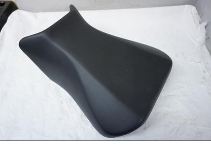 Höger sida på Sadel från en Suzuki GSX-R 750 -1996 motorcykel.