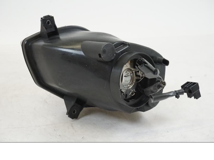 Snett uppifrån på Strålkastare från en BMW S 1000 R -2013 motorcykel.