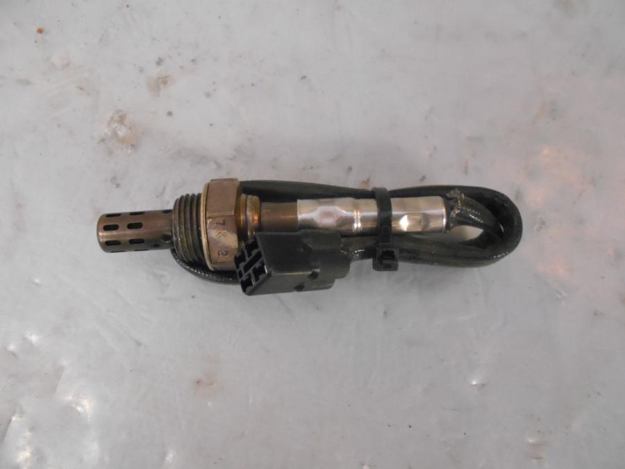 Framsidan på Lambdasond från en Suzuki VZR 1800 -2008 motorcykel.