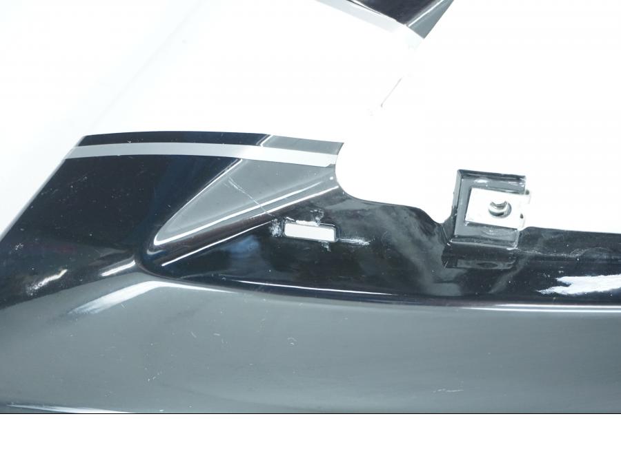 Snett uppifrån på Sidkåpa från en Suzuki GSX-R 1000 -2008 motorcykel.