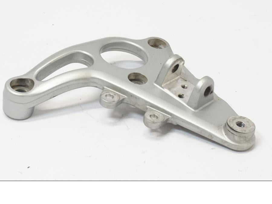 Höger sida på Fotpinnefäste från en BMW R 1150 RS -2004 motorcykel.