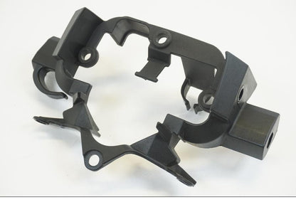 Framsidan på Instrumentpanelsfäste från en Aprilia SXV 550 -2007 motorcykel.