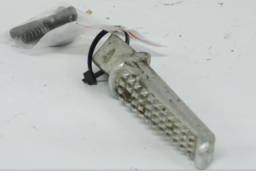 Snett uppifrån på Fotpinne från en Honda CBR 900 RR -2002 motorcykel.