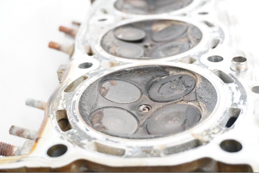 Extrabild2 på Topplock från en Yamaha FJR 1300 -2005 motorcykel.