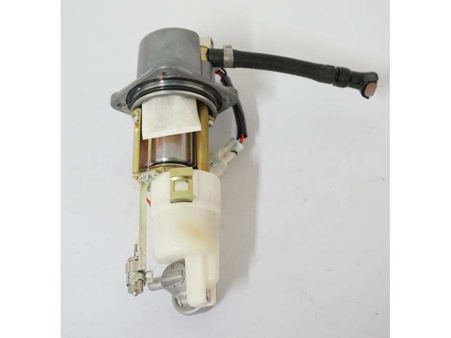 Framsidan på Bensinpump insprut från en KTM 1190 Adventure -2014 motorcykel.