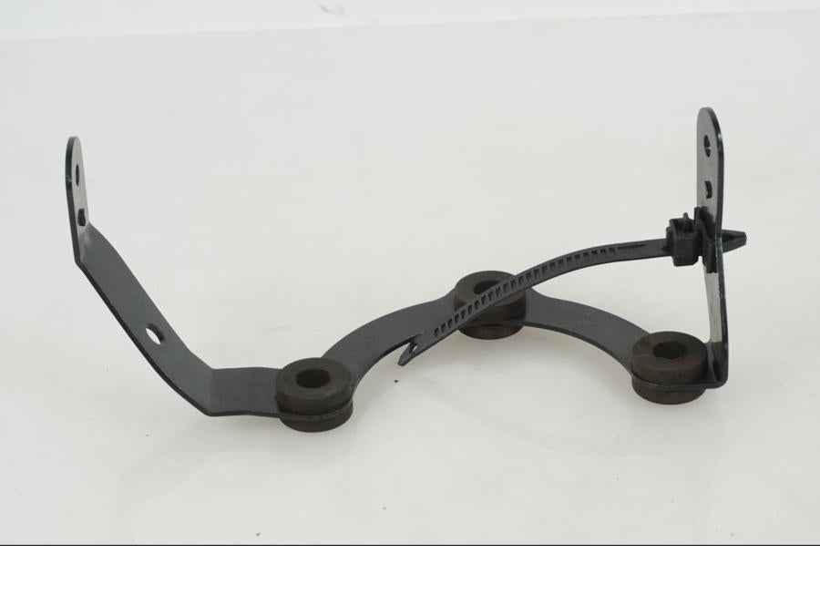 Vänster sida på Instrumentfäste från en Yamaha XT 660 R -2014 motorcykel.