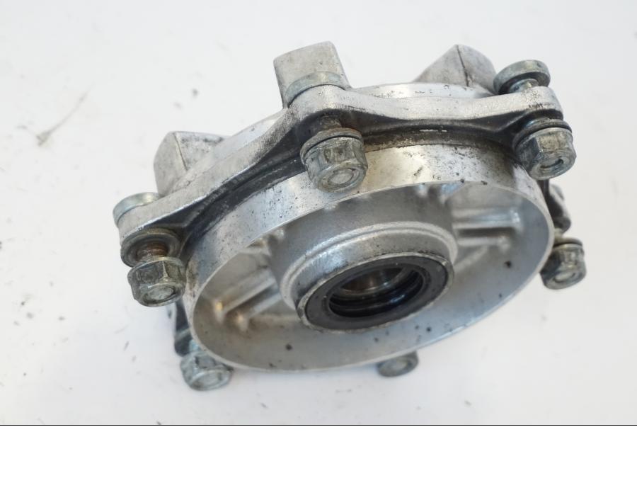 Snett uppifrån på Drevfäste från en Honda CBR 900 RR -2001 motorcykel.