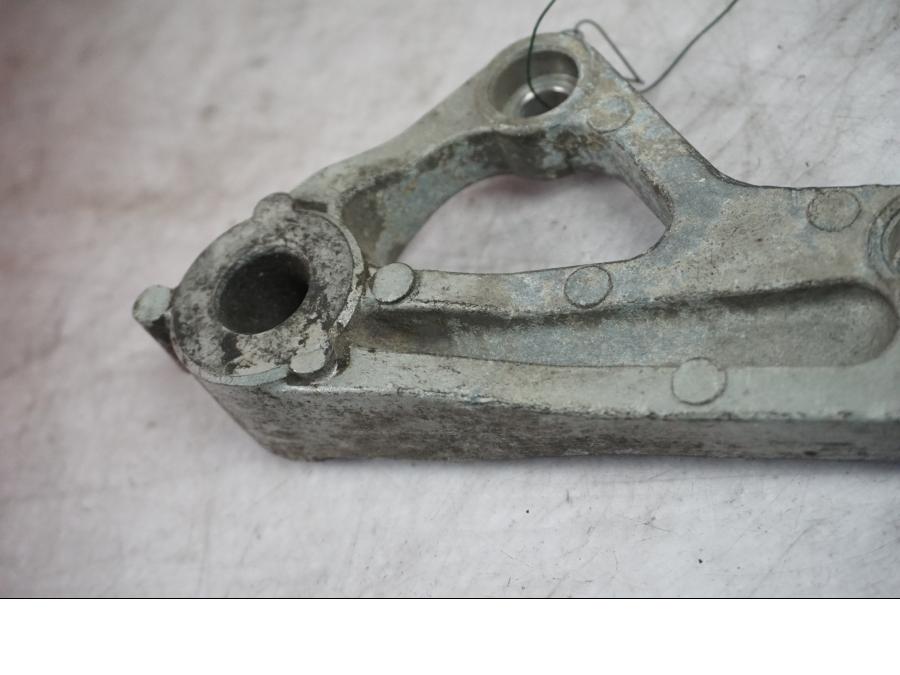 Baksidan på Bromsoksfäste från en Kawasaki ZZR 600 -1991 motorcykel.