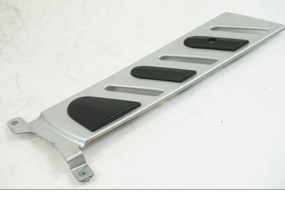 Baksidan på Ramskydd från en BMW F 650 CS -2003 motorcykel.