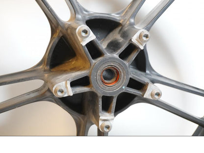 Extrabild1 på Fälg från en Yamaha YZF-R 125 -2008 motorcykel.