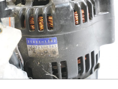 Höger sida på Generator från en Kawasaki ZZR 1200 -2002 motorcykel.