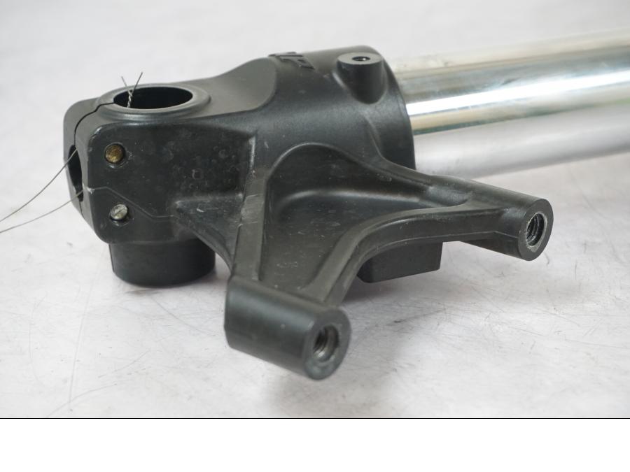 Höger sida på Gaffelben från en KTM 690 SM R -2009 motorcykel.