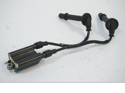 Vänster sida på Tändspole från en Honda CB 650 R -2019 motorcykel.