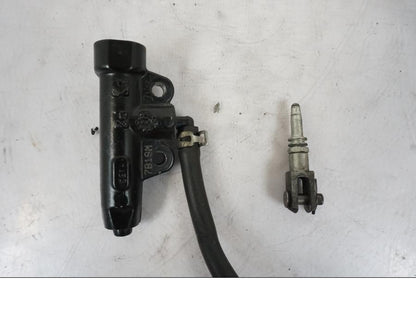 Baksidan på Bromshuvudcylinder från en KTM 125 Duke -2017 motorcykel.