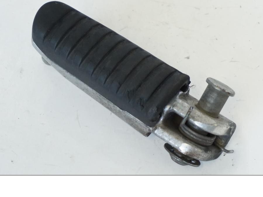 Snett uppifrån på Fotpinne från en Kawasaki ZR-7 -2001 motorcykel.