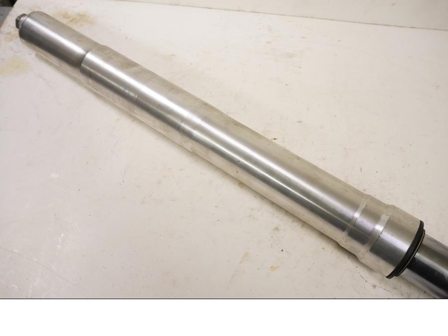 Höger sida på Gaffelben från en Suzuki GSX-R 750 -1997 motorcykel.