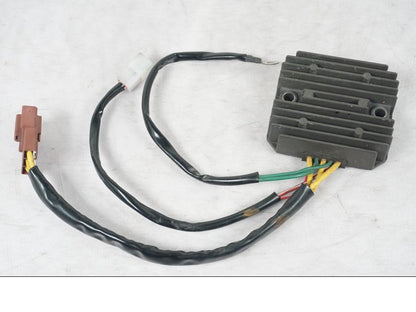 Framsidan på Likriktare från en KTM 690 Duke -2015 motorcykel.