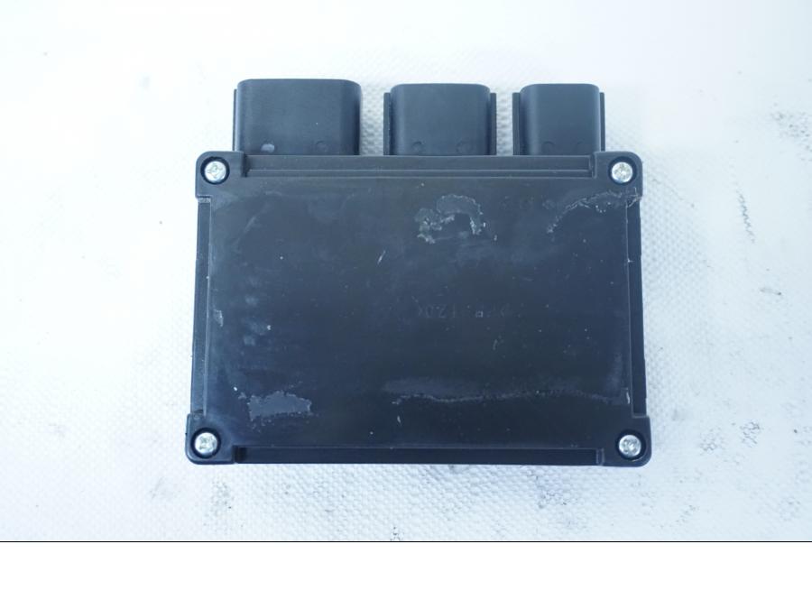 Baksidan på Reläbox från en Kawasaki Ninja 650 -2018 motorcykel.