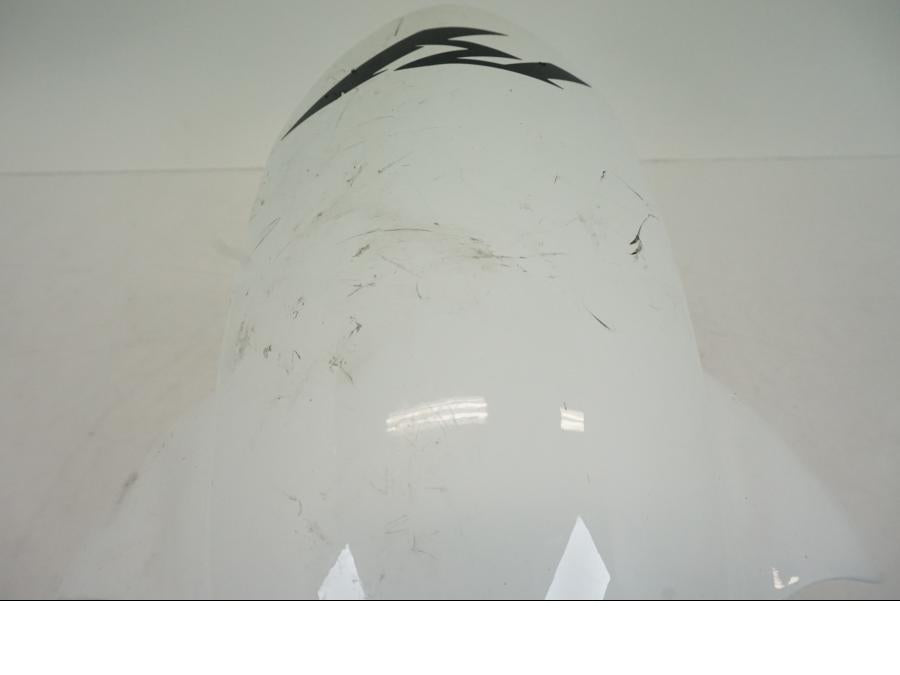 Extrabild1 på Framskärm från en Yamaha YZF 1000 R1 -2004 motorcykel.