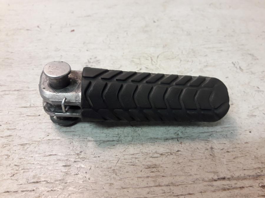 Framsidan på Fotpinne från en Kawasaki GTR 1400 -2012 motorcykel.