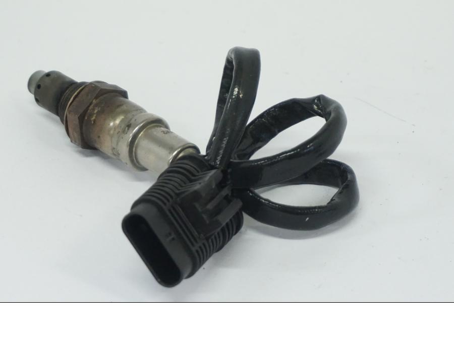 Höger sida på Lambdasond från en BMW R 1250 GS -2022 motorcykel.