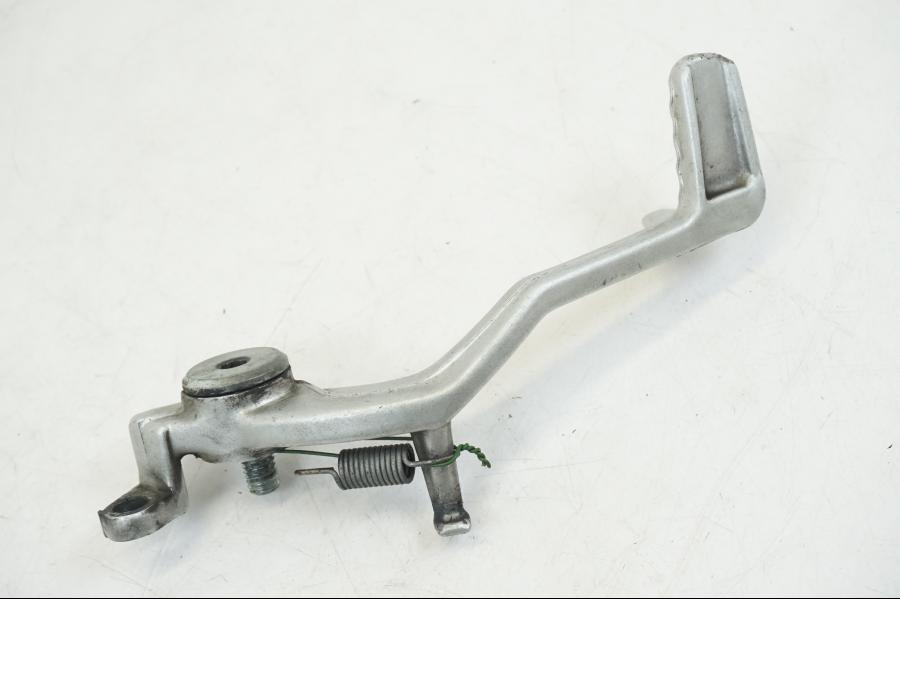 Höger sida på Bromspedal från en Triumph TT 600 -2002 motorcykel.