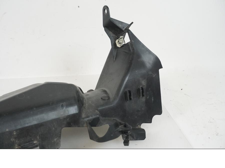 Baksidan på Vattenkylkåpa från en BMW F 750 GS -2019 motorcykel.