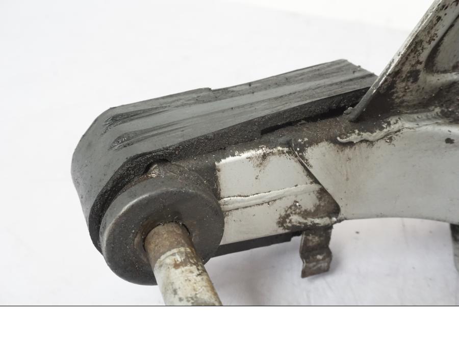 Höger sida på Sving från en Suzuki GSX 550 EF -1985 motorcykel.