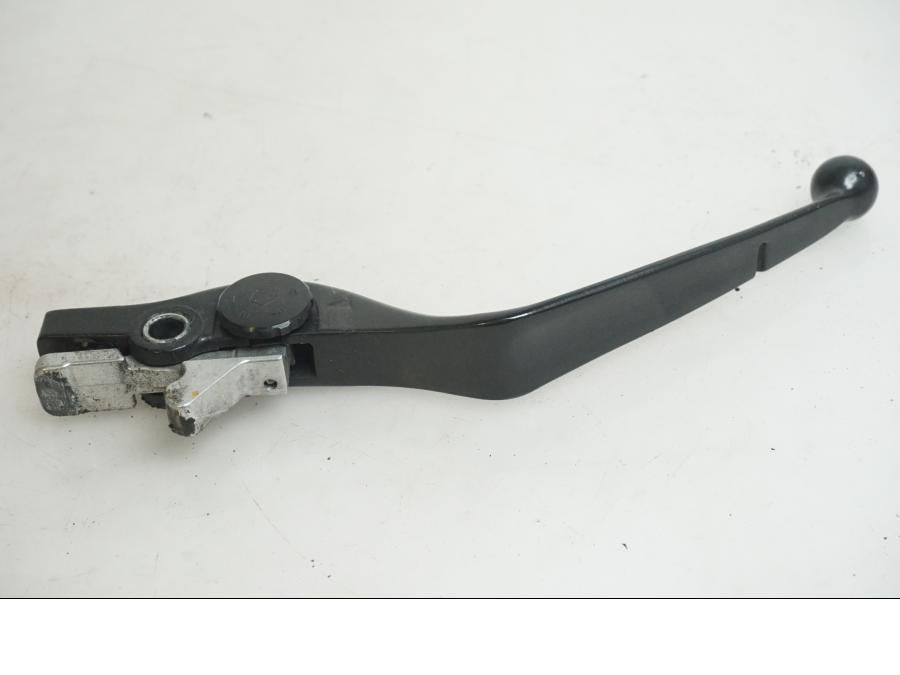 Höger sida på Bromsgrepp från en Indian Chieftain Dark Horse -2019 motorcykel.