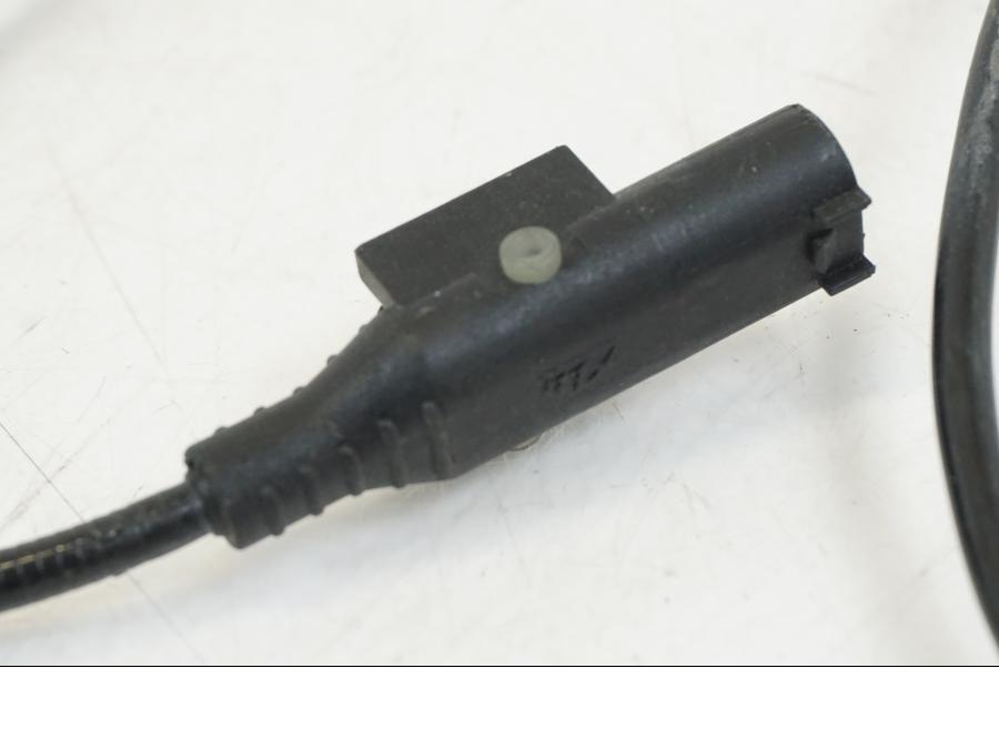 Höger sida på ABS givare från en Aprilia Tuono V4R -2011 motorcykel.