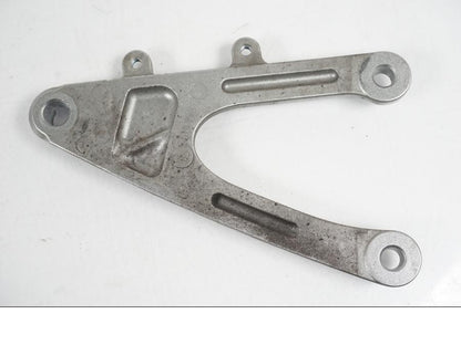 Vänster sida på Fotpinnefäste från en Yamaha YZF 1000 R1 -2007 motorcykel.