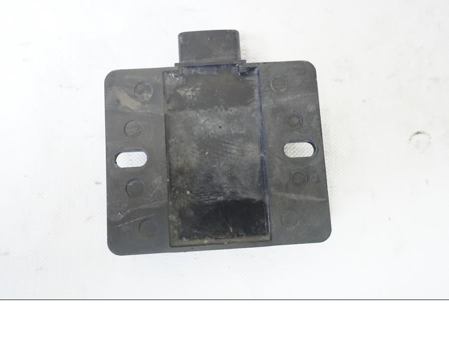 Baksidan på Likriktare från en Kawasaki Z 800 -2013 motorcykel.