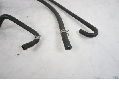 Vänster sida på Vattenkyl Slang Set från en Suzuki GSX-R 1000 -2005 motorcykel.