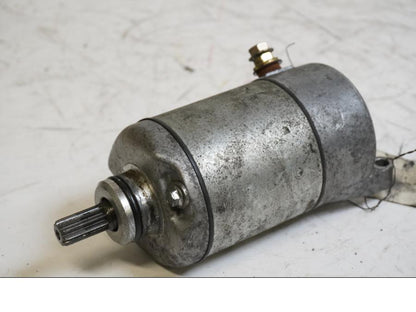 Framsidan på Startmotor från en Yamaha YZF 600 R -1997 motorcykel.