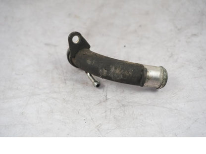 Vänster sida på Vattenrör från en Triumph Tiger Explorer -2016 motorcykel.