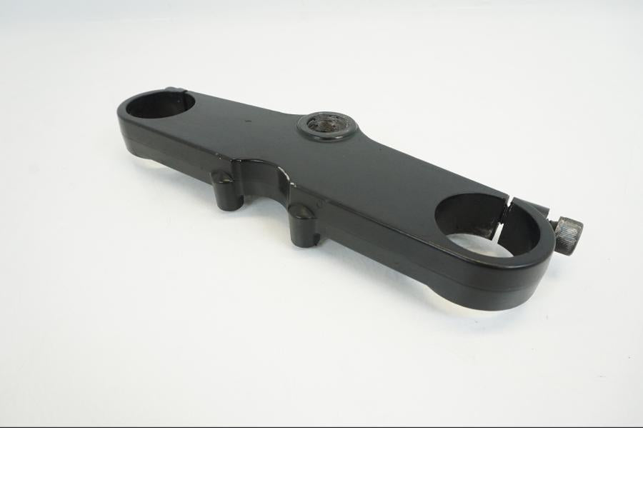 Baksidan på Gaffelkrona från en Suzuki GSX-R 1100 -1986 motorcykel.