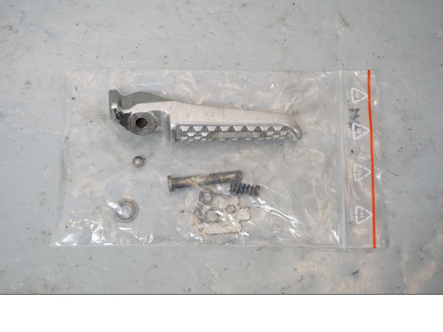 Baksidan på Fotpinne från en Honda CBR 1000 RR -2009 motorcykel.