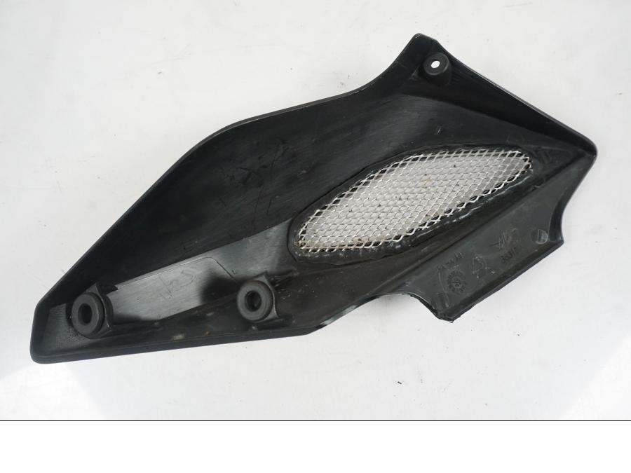 Snett uppifrån på Luftintagskåpa från en MV Agusta Dragster -2014 motorcykel.