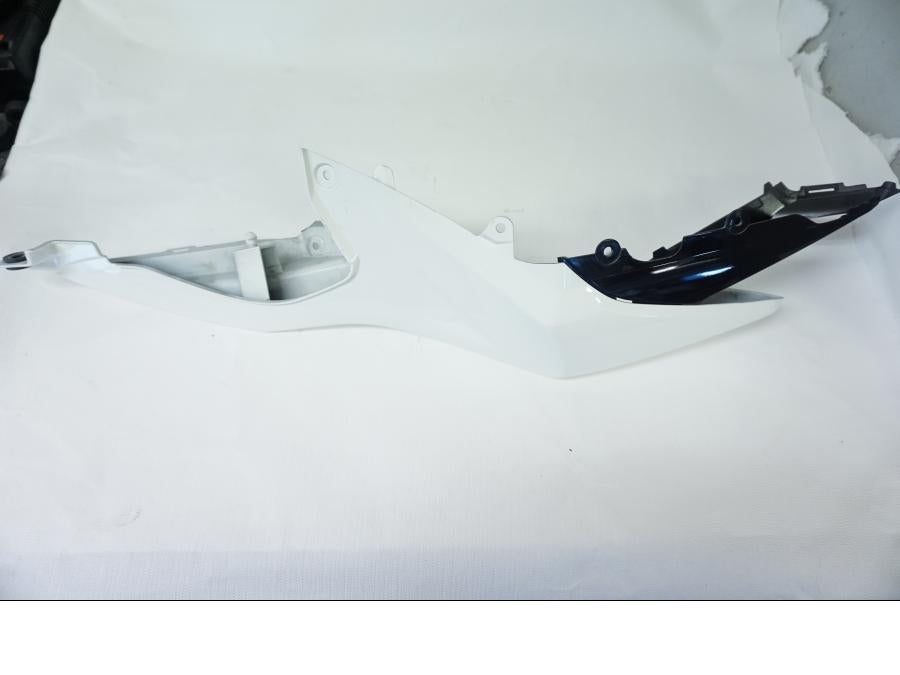 Baksidan på Bakvinge från en Suzuki GSX-R 1000 -2009 motorcykel.