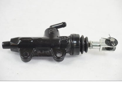 Baksidan på Bromshuvudcylinder från en KTM 390 Adventure -2021 motorcykel.