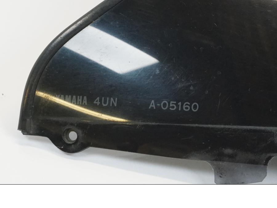 Snett uppifrån på Vindruta från en Yamaha TRX 850 -1997 motorcykel.