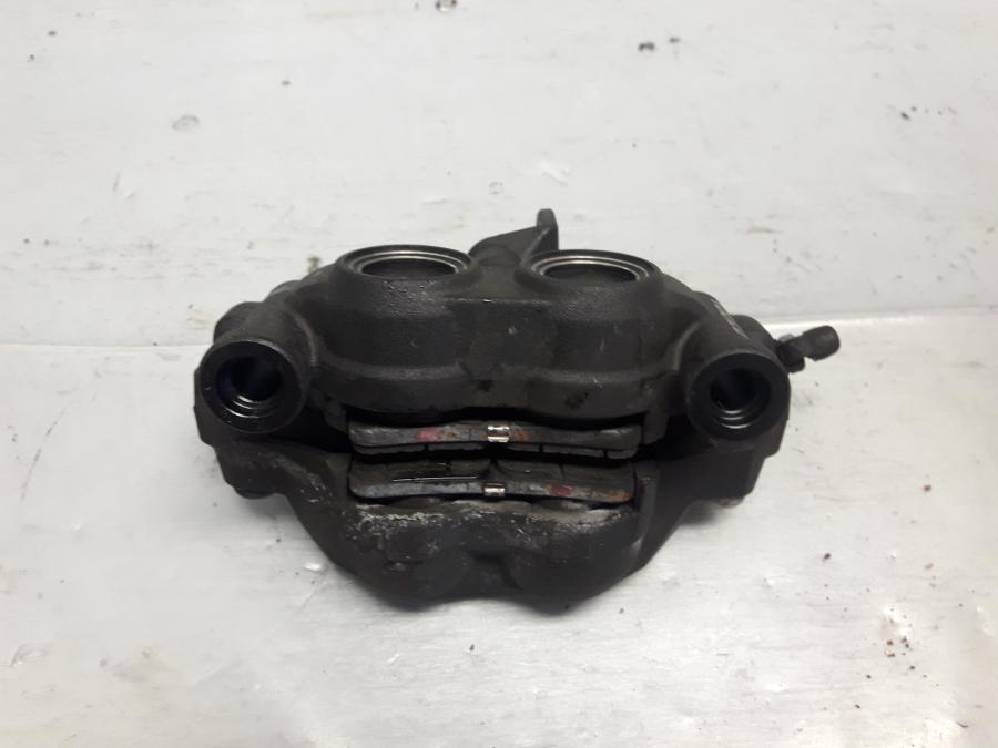 Baksidan på Bromsok från en Kawasaki Z 1000 -2013 motorcykel.